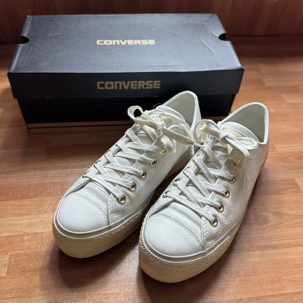 Converse Chuck Taylor white leather platform sneakers size 8